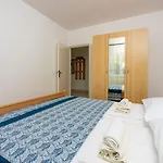Komfortables Nur 400 Meter Zum Mit Meerblick, Grillbereich, Klima