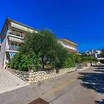 Komfortables Nur 400 Meter Zum Mit Meerblick, Grillbereich, Klima Crikvenica