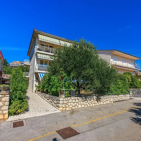 Apartment Komfortables Nur 400 Meter Zum Mit Meerblick, Grillbereich, Klima Crikvenica