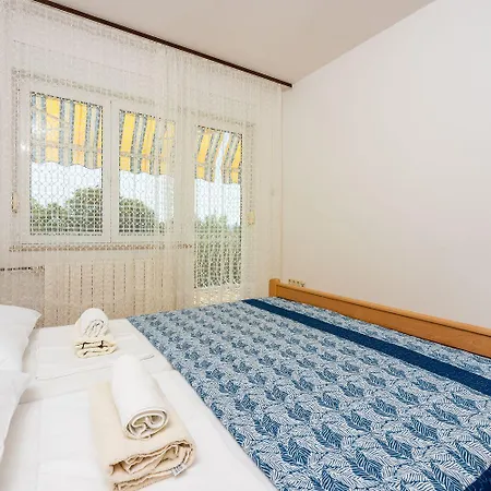 Apartamento Komfortables Nur 400 Meter Zum Mit Meerblick, Grillbereich, Klima Crikvenica