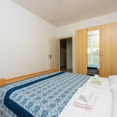 Komfortables Nur 400 Meter Zum Mit Meerblick, Grillbereich, Klima Apartmán Crikvenica