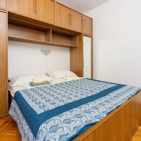Komfortables Nur 400 Meter Zum Mit Meerblick, Grillbereich, Klima Apartmán Crikvenica