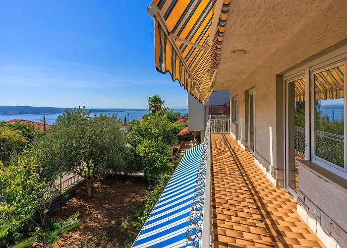 Komfortables Nur 400 Meter Zum Mit Meerblick, Grillbereich, Klima Appartement Crikvenica