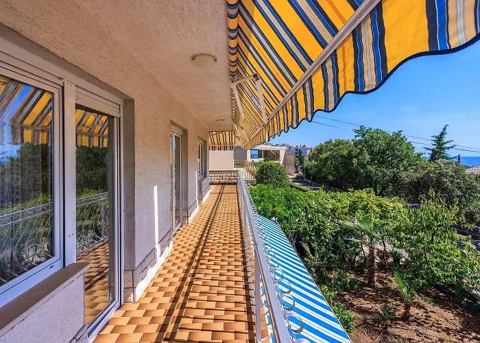 Komfortables Nur 400 Meter Zum Mit Meerblick, Grillbereich, Klima Crikvenica