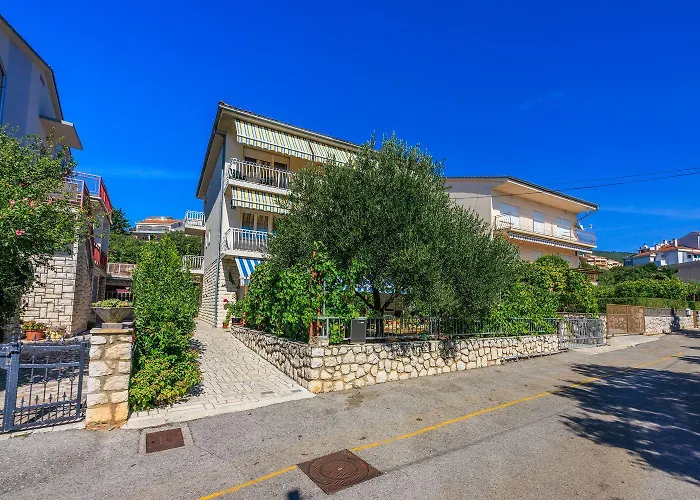 Appartement Komfortables Nur 400 Meter Zum Mit Meerblick, Grillbereich, Klima Crikvenica