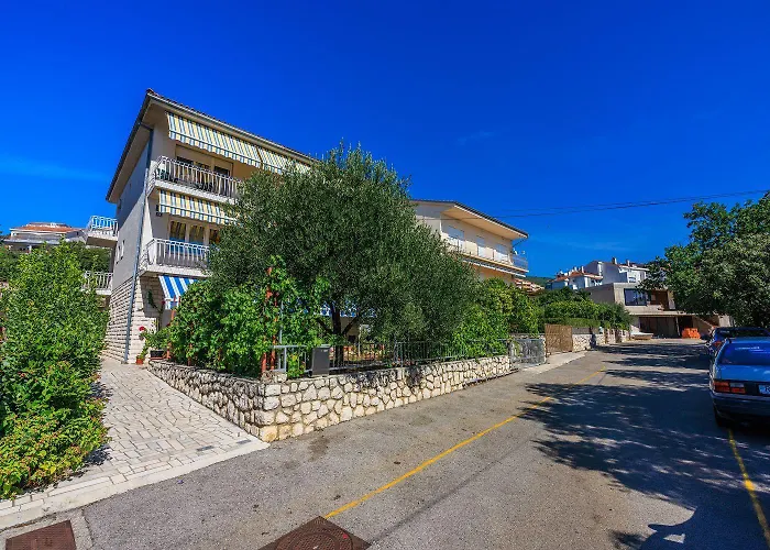 Komfortables Nur 400 Meter Zum Mit Meerblick, Grillbereich, Klima Crikvenica